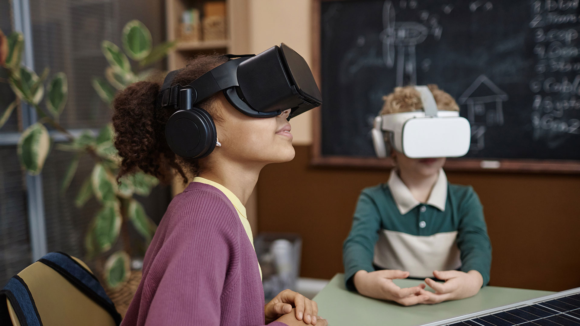 Kids in VR headset.